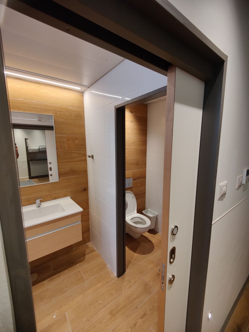 חדר שירותים